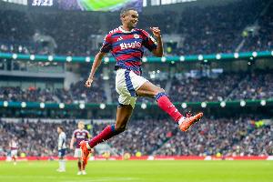 乐鱼体育官方平台-鲁尼：本赛季英超最佳第一是萨拉赫，第二是伊萨克