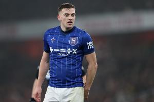 邮报：曼联内部对小德拉普的讨论增多，他的降级解约金约4000万镑